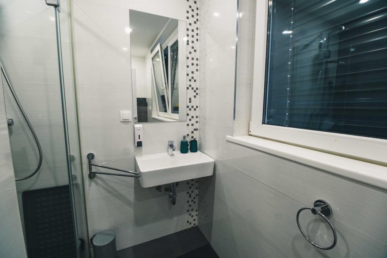 The Place Apartments Hebrangova Zagreb Dış mekan fotoğraf